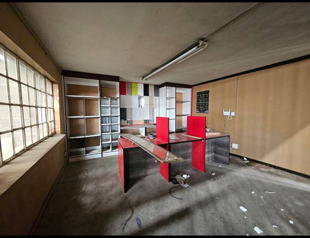 500M² WAREHOUSE TO LET IN LUIPAARDSVLEI